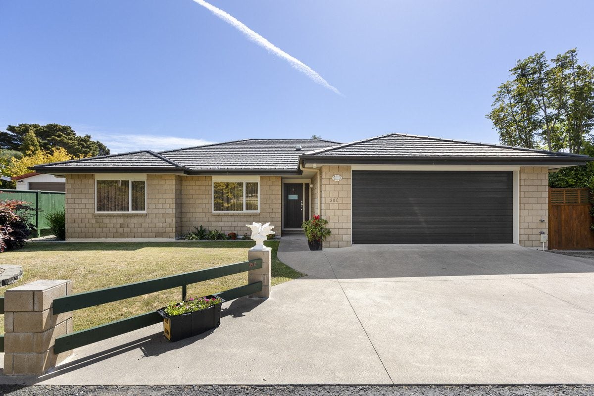 39C Barrett Road, Whalers Gate, New Plymouth - Carousel 1