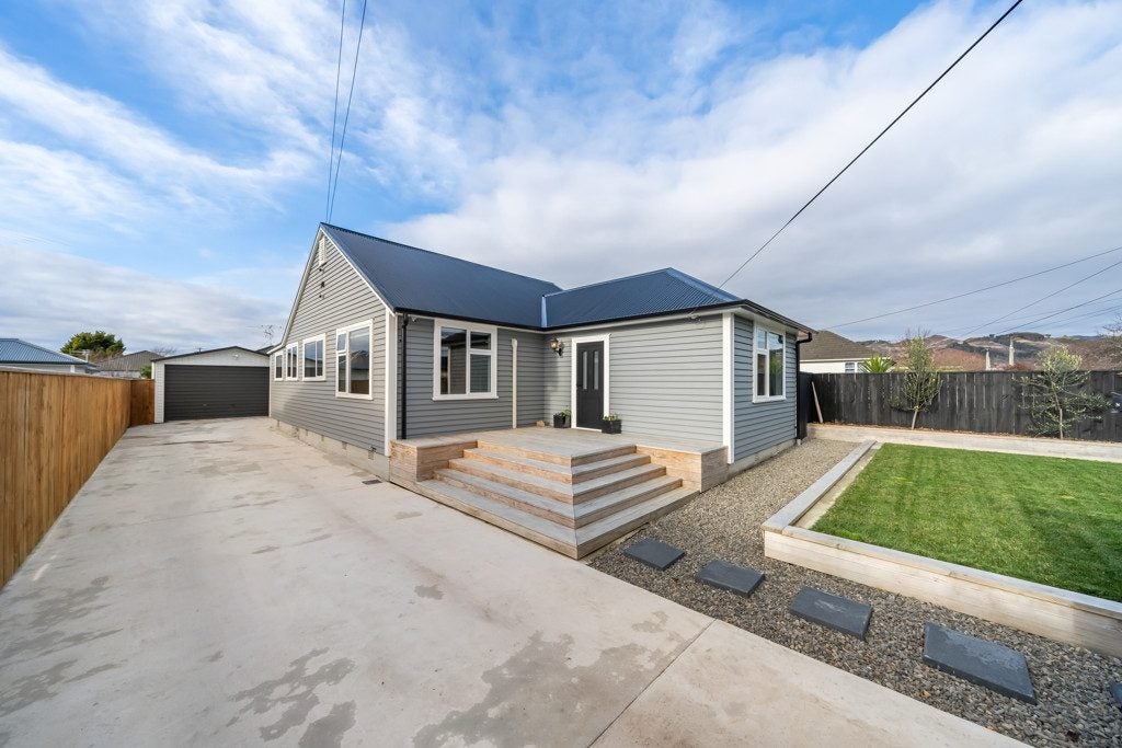 15 Liverpool Street, Trentham, Upper Hutt - Carousel 1
