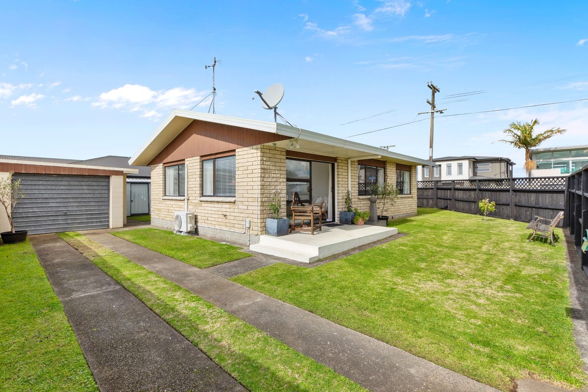 1 Karaka Road, Otumoetai, Tauranga, Bay Of Plenty - Carousel 1