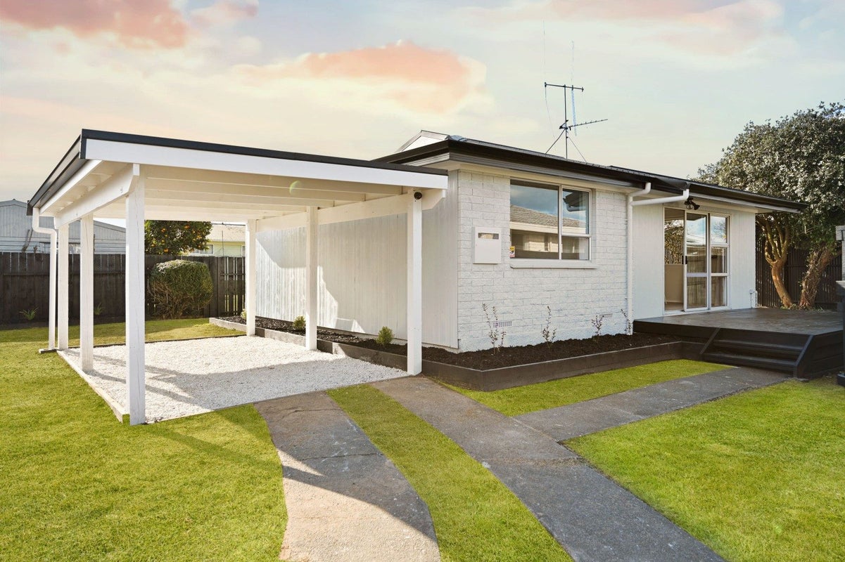 9B Bradley Place, Nawton, Hamilton - Carousel 1
