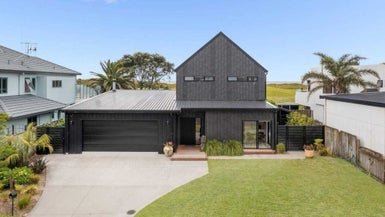 35 Malibu Key, Papamoa Beach, Papamoa - Carousel 1