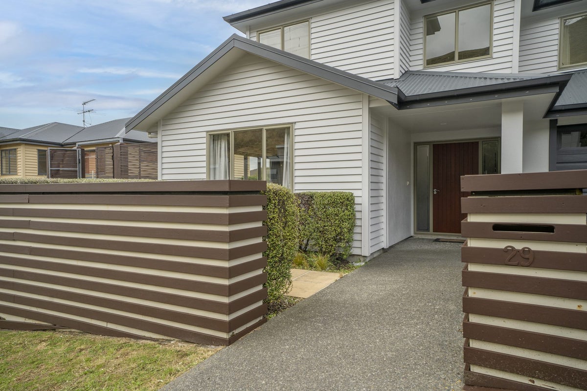 29 Erlestoke Crescent, Churton Park, Wellington - Carousel 2
