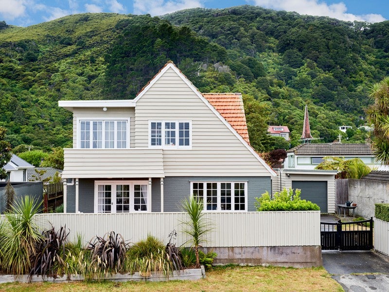 14 Maire Street, Eastbourne, Lower Hutt - Carousel 1