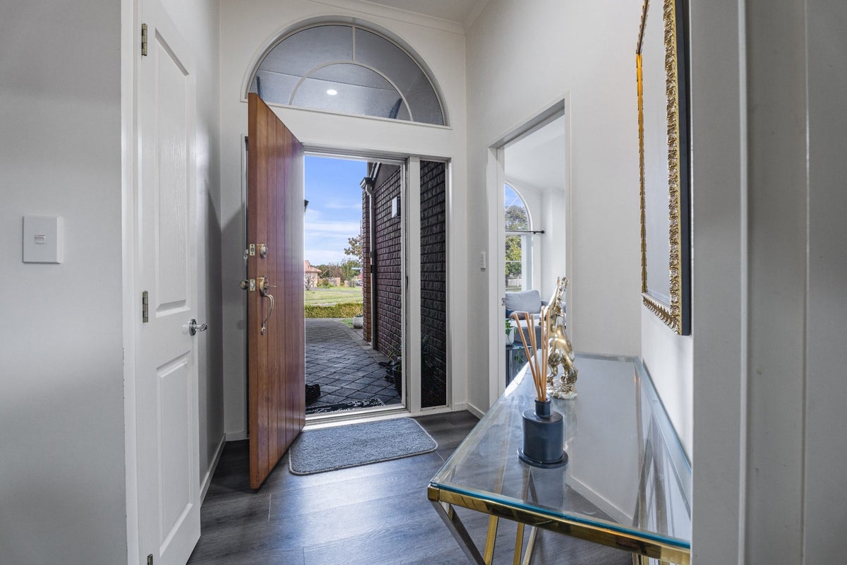 16 Callum Brae Drive, Rototuna, Hamilton - Carousel 2