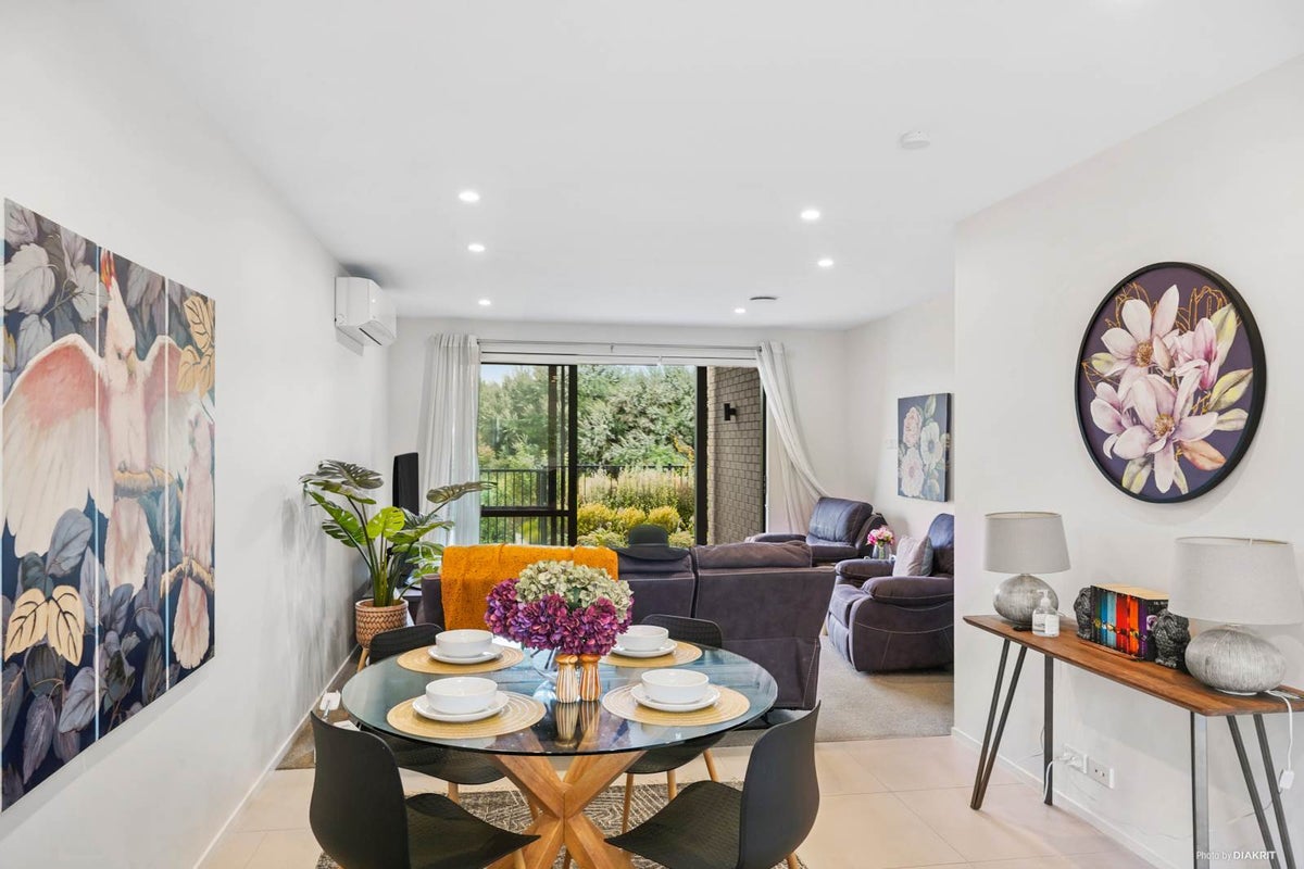 34 Whimbrel Road, Flat Bush, Auckland - Carousel 2