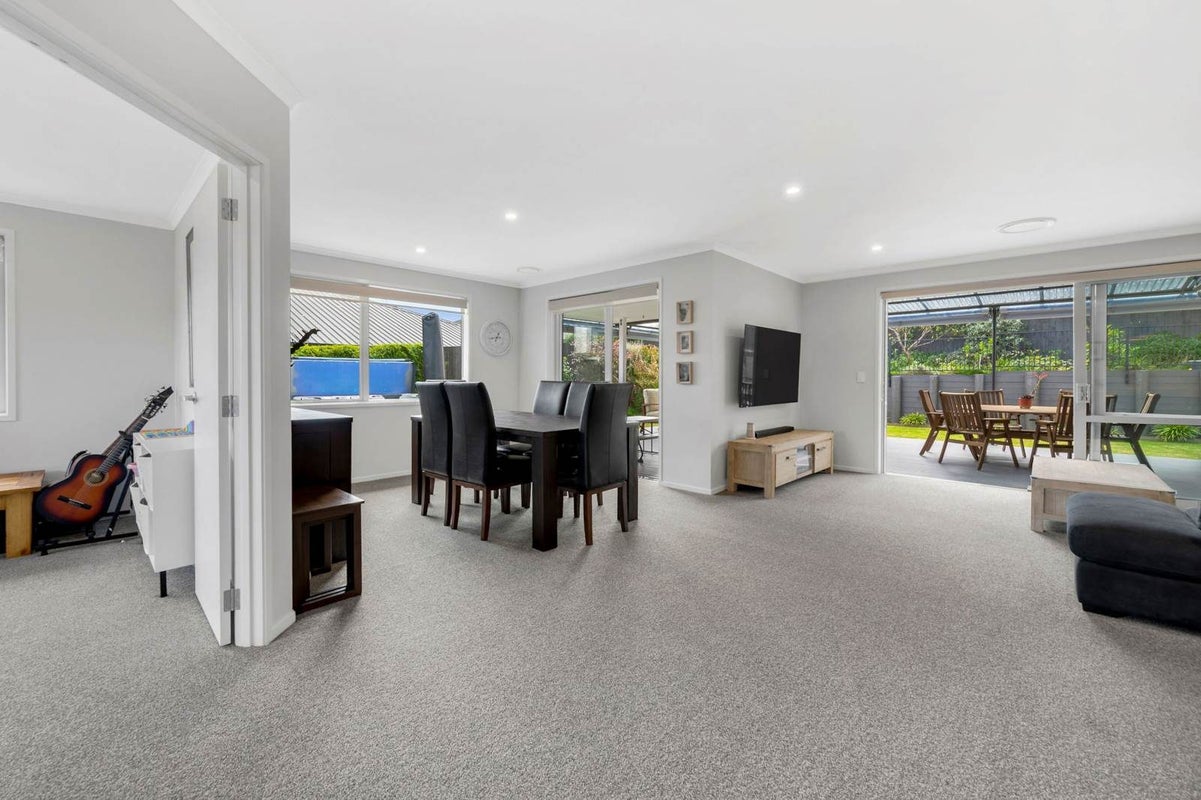 144 Eighth View Avenue, Beachlands, Auckland - Carousel 2
