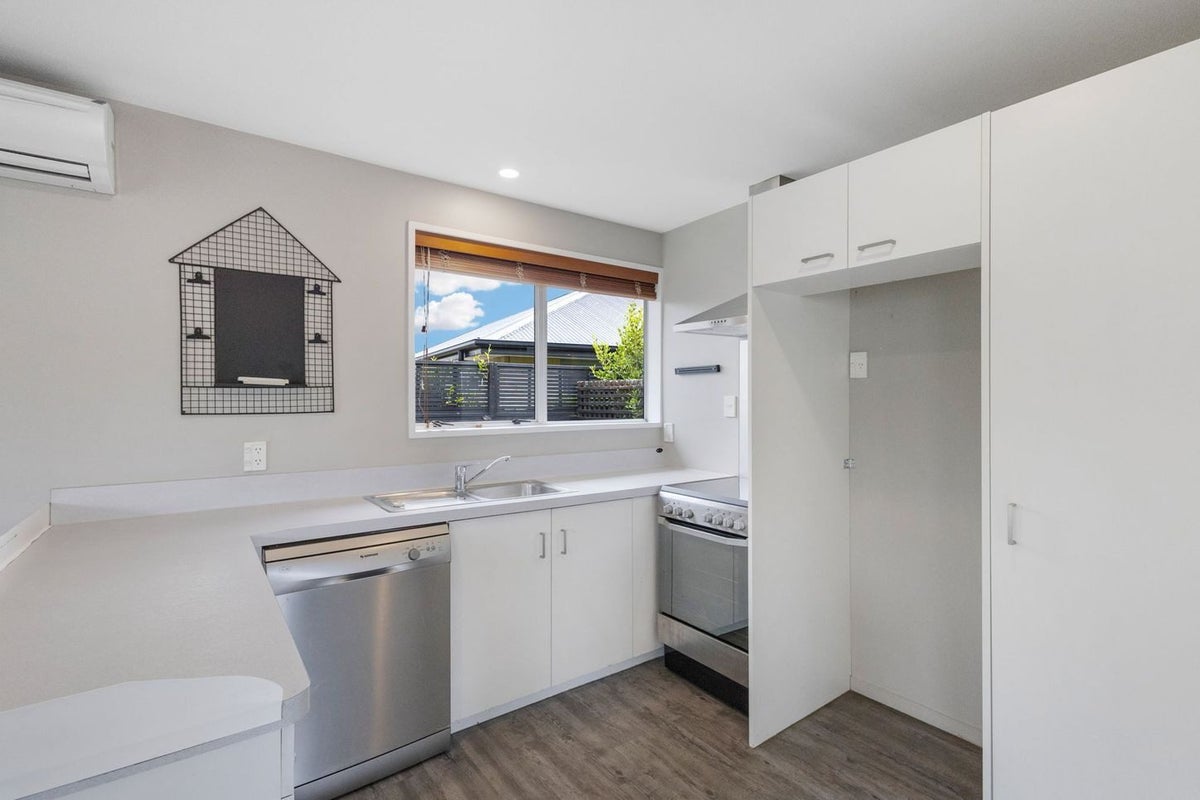 40 Sapphire Street, Casebrook, Christchurch - Carousel 2