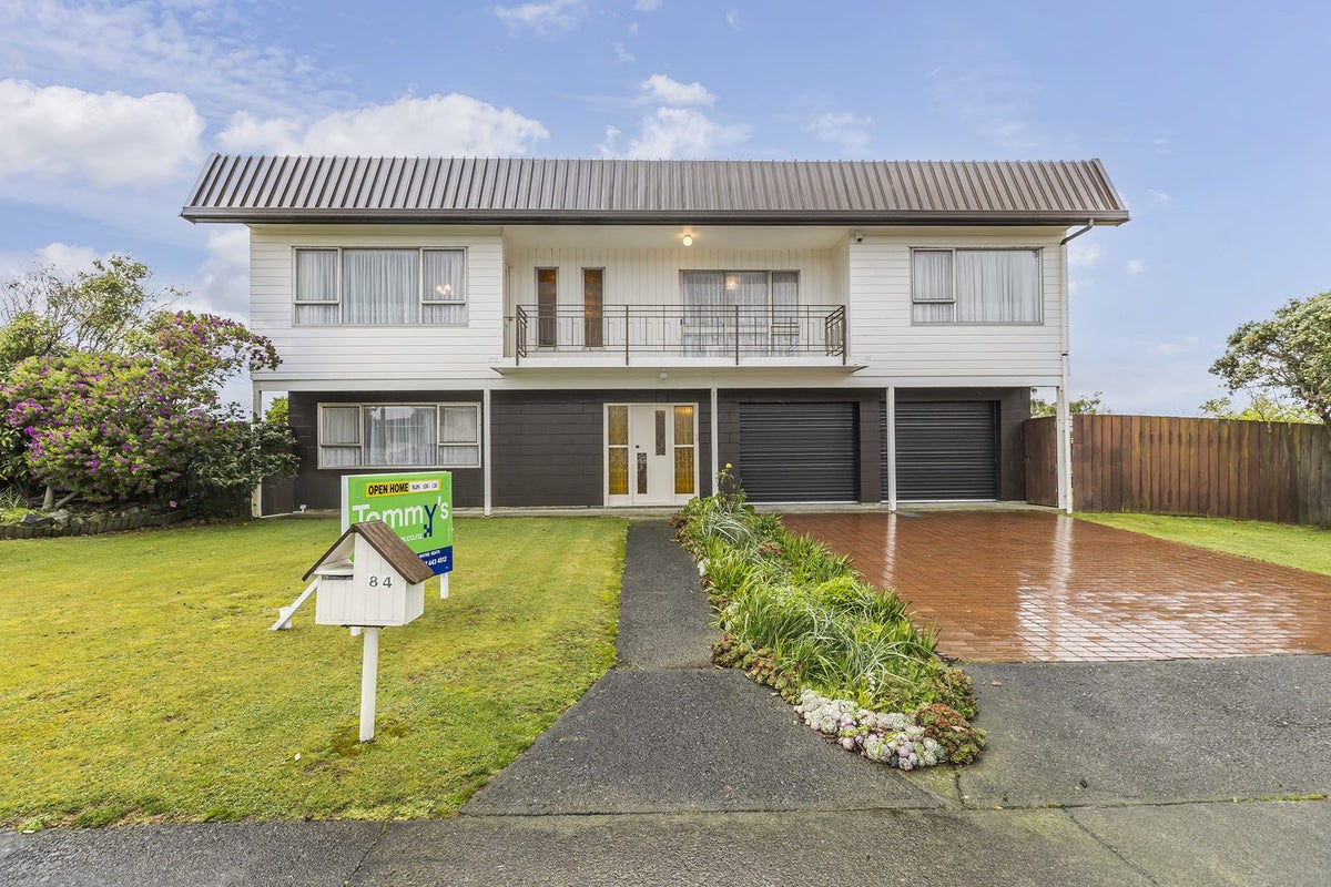 84 Gloaming Hill, Titahi Bay, Porirua - Carousel 2