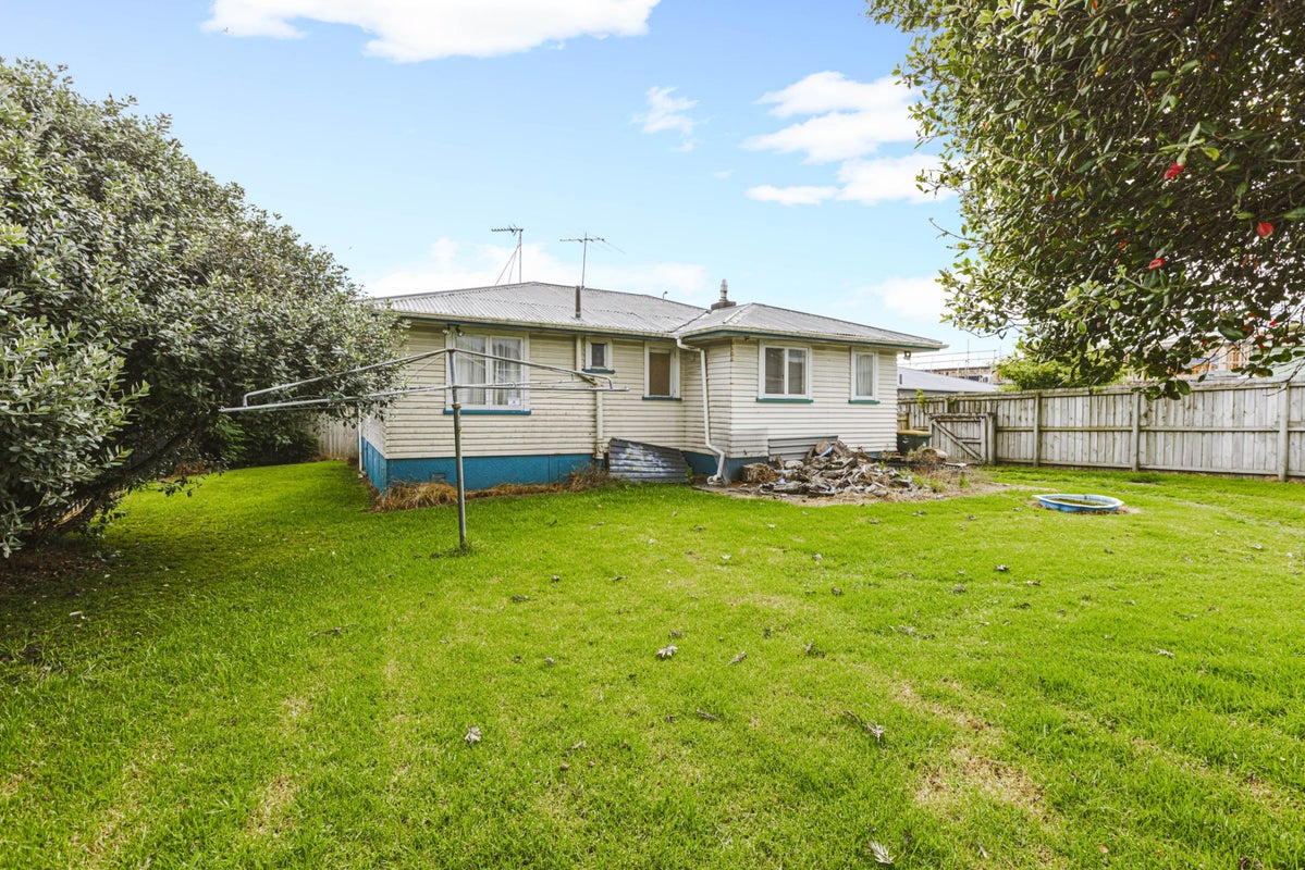 2/116 Mahia Road, Manurewa, Auckland - Carousel 1