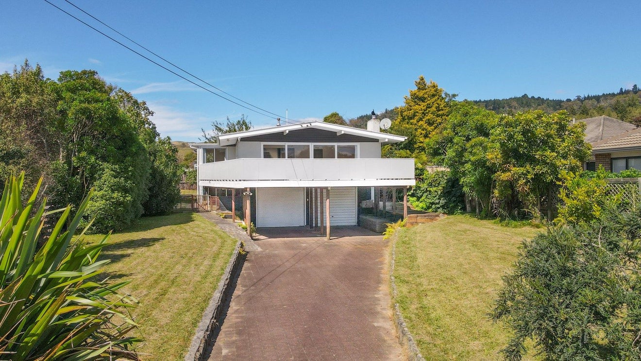 15 Lynmore Avenue, Lynmore, Rotorua - Carousel 1