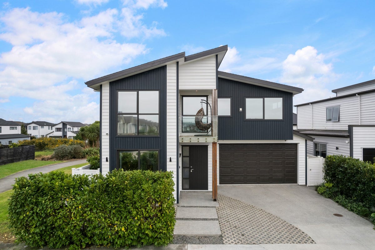 27 Roa Avenue, Hobsonville, Auckland - Carousel 1