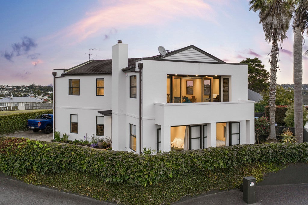 33 Rautara Street, Orakei, Auckland - Carousel 1