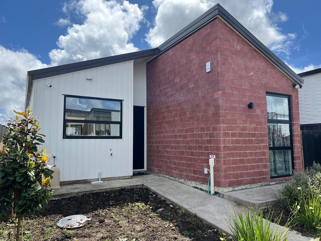 29B Biokovo Street, Massey, Auckland - Carousel 1