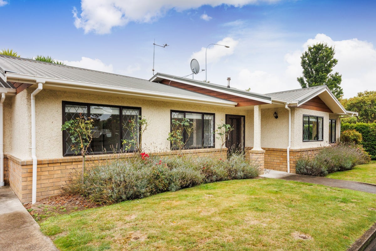 432 College Street, Hokowhitu, Palmerston North - Carousel 1