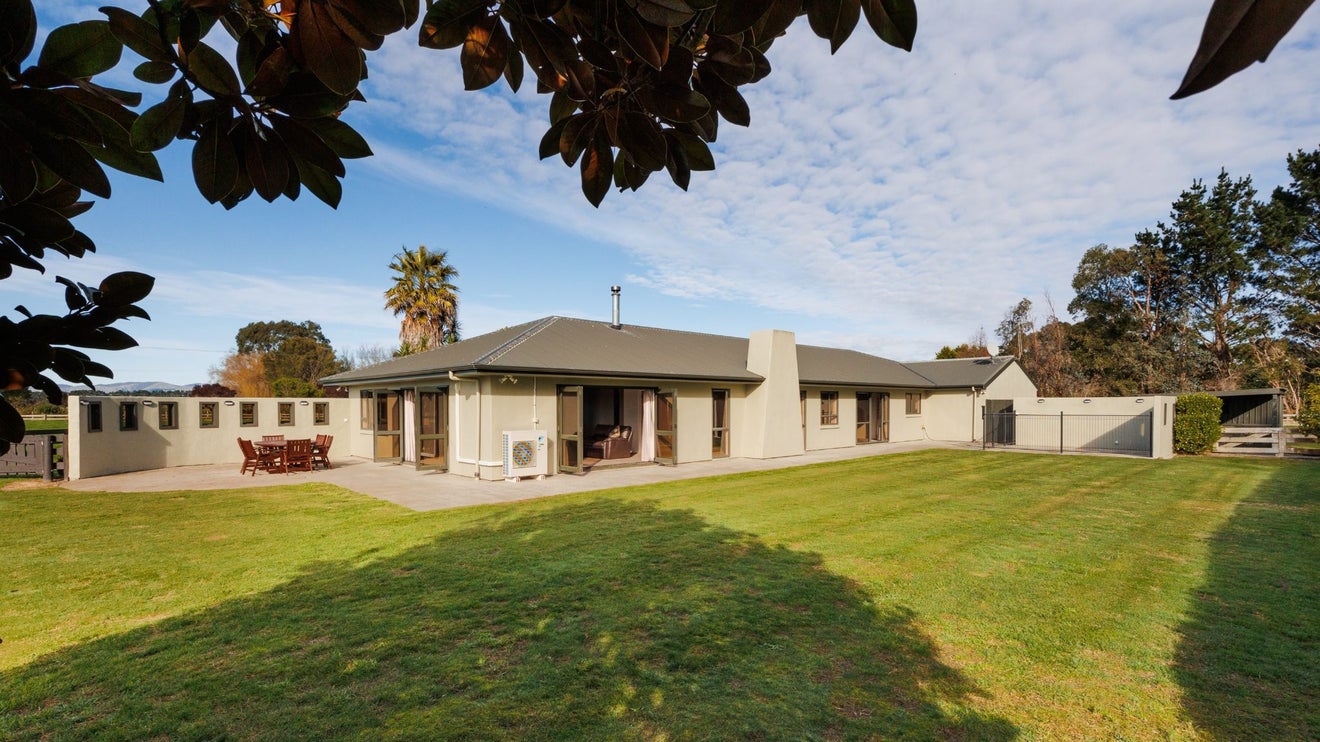 408 Aranui Road, Kairanga, Palmerston North - Carousel 1