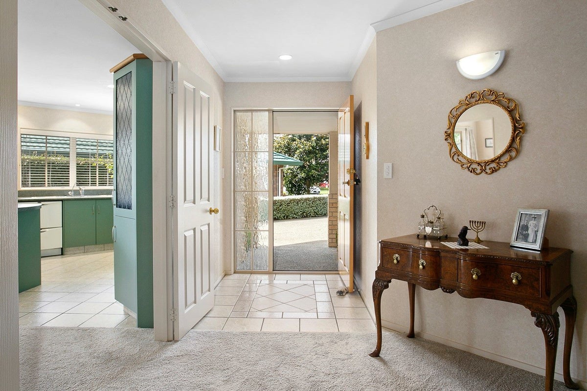 7 Fairburn Place, Leamington, Cambridge - Carousel 2