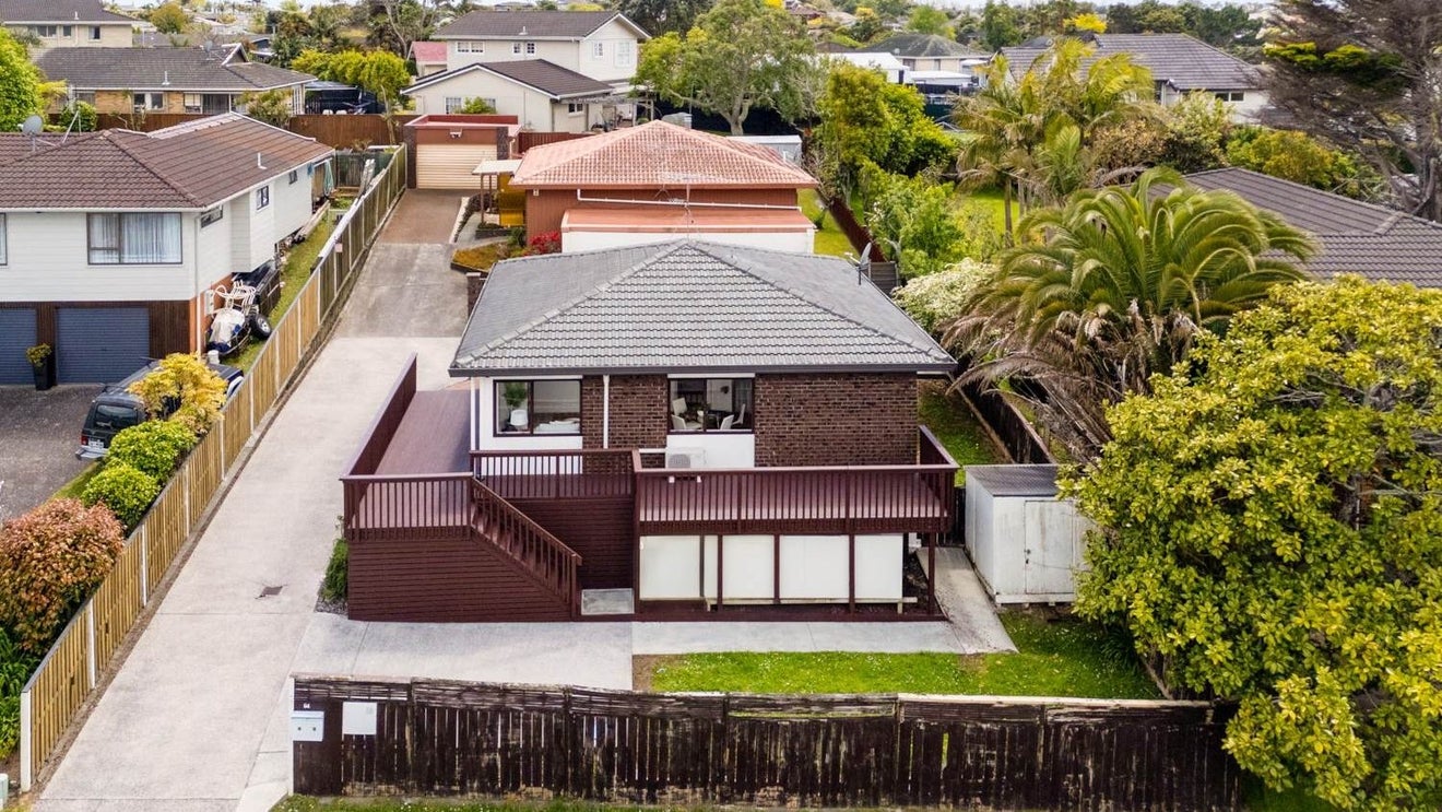 1/94 Prince Regent Drive, Half Moon Bay, Auckland - Carousel 1