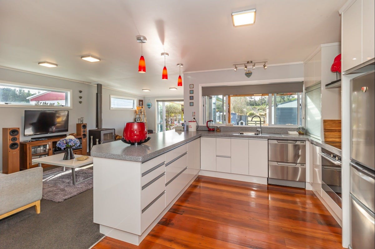 50 Koputara Road, Himatangi Beach, Foxton - Carousel 2