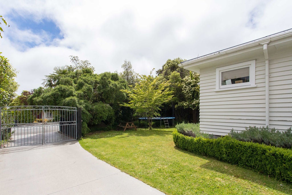 21 Martindales Road, Heathcote Valley, Christchurch - Carousel 16