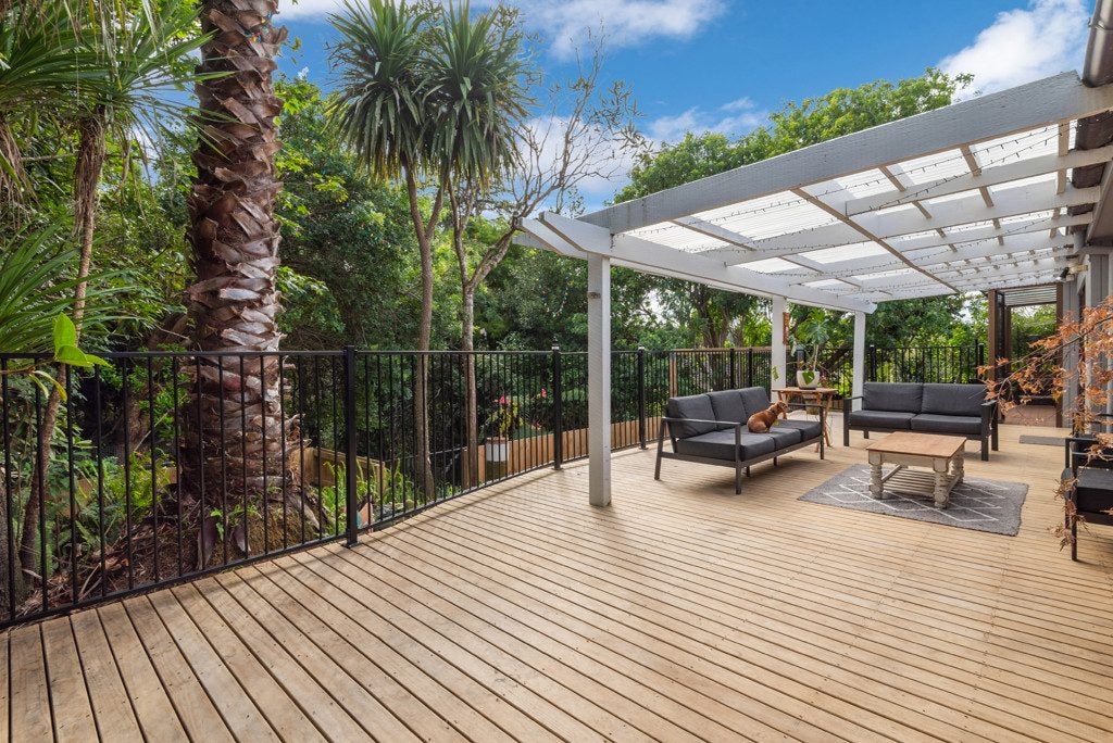 10 Portsea Place, Chatswood, Auckland - Carousel 2