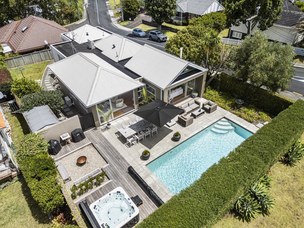 1/51 Beach ROAD, Mellons Bay, Auckland - Carousel 2