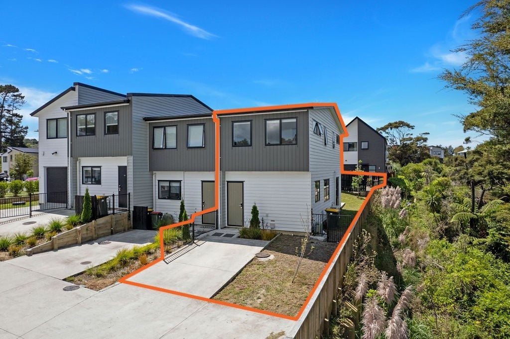 26 Kaimai Avenue, Massey, Auckland - Carousel 1