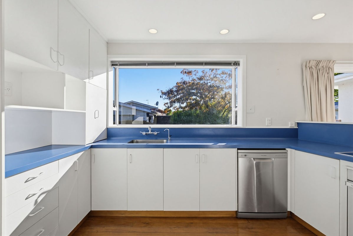 15 Keats Crescent, Stoke, Nelson - Carousel 2