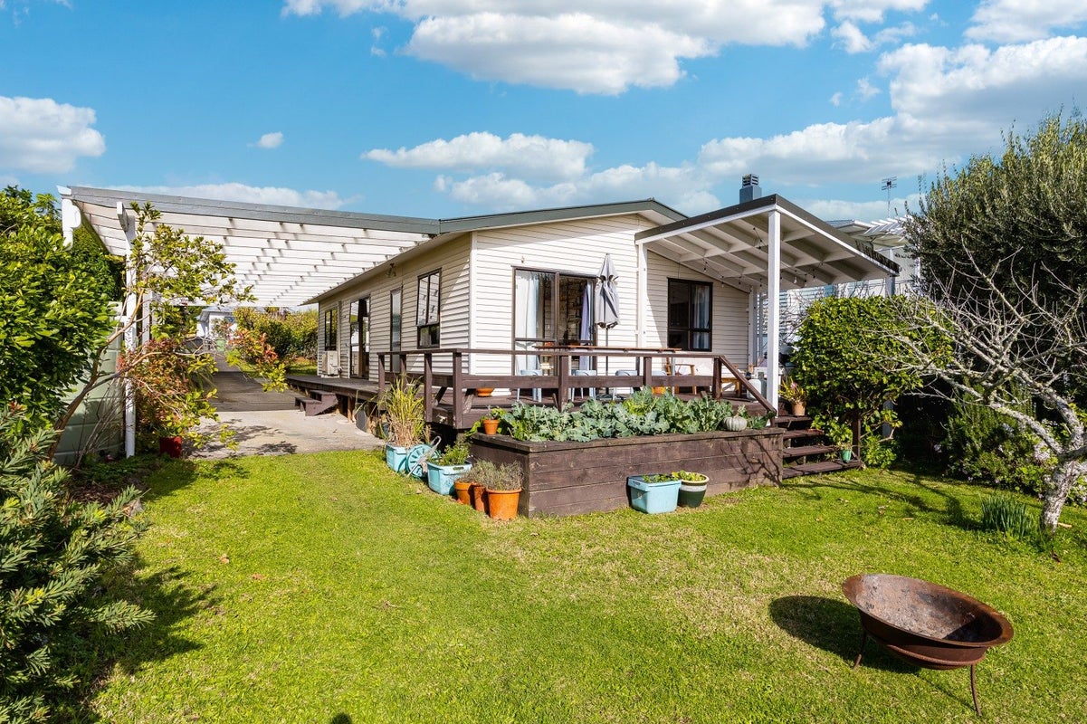 44 Mcintyre Road, Mangere Bridge, Auckland - Carousel 1