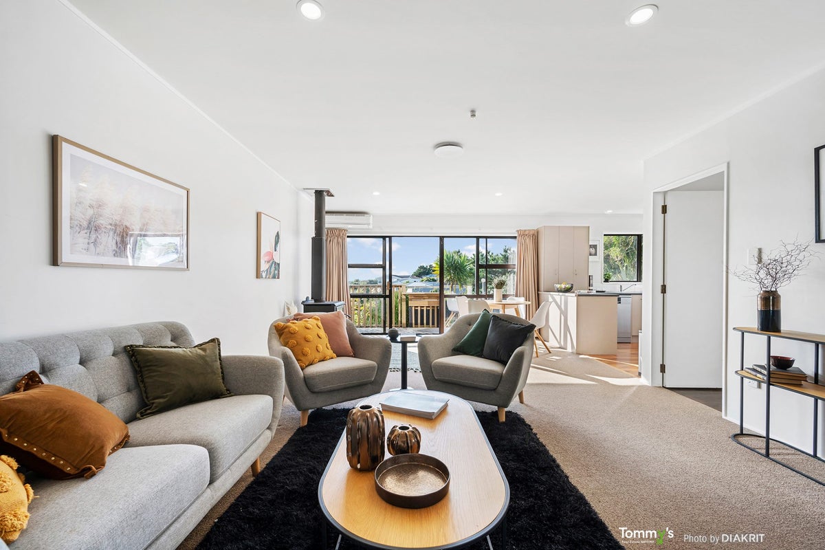 4/132 Ironside Road, Johnsonville, Wellington - Carousel 2