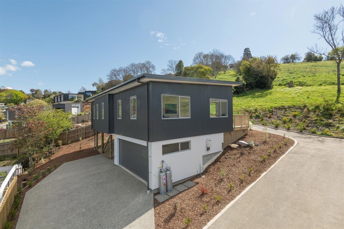1 Lloyds Way, Washington Valley, Nelson - Carousel 1