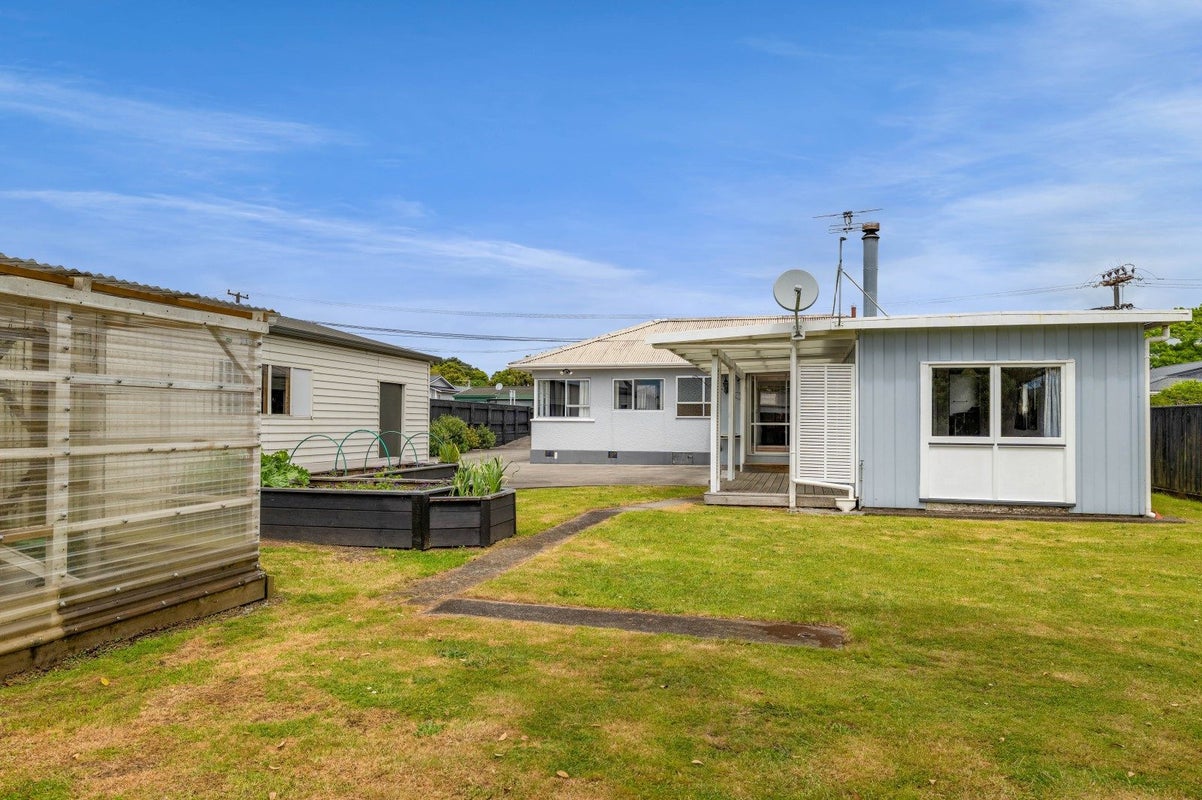 5 Hori Street, Vogeltown, New Plymouth - Carousel 1