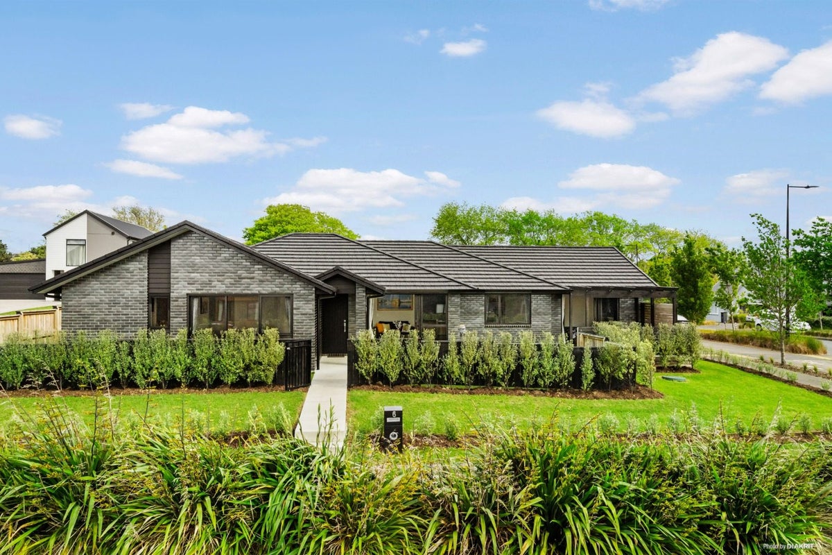 6 Jonah Lomu Drive, Paerata, Pukekohe - Carousel 1