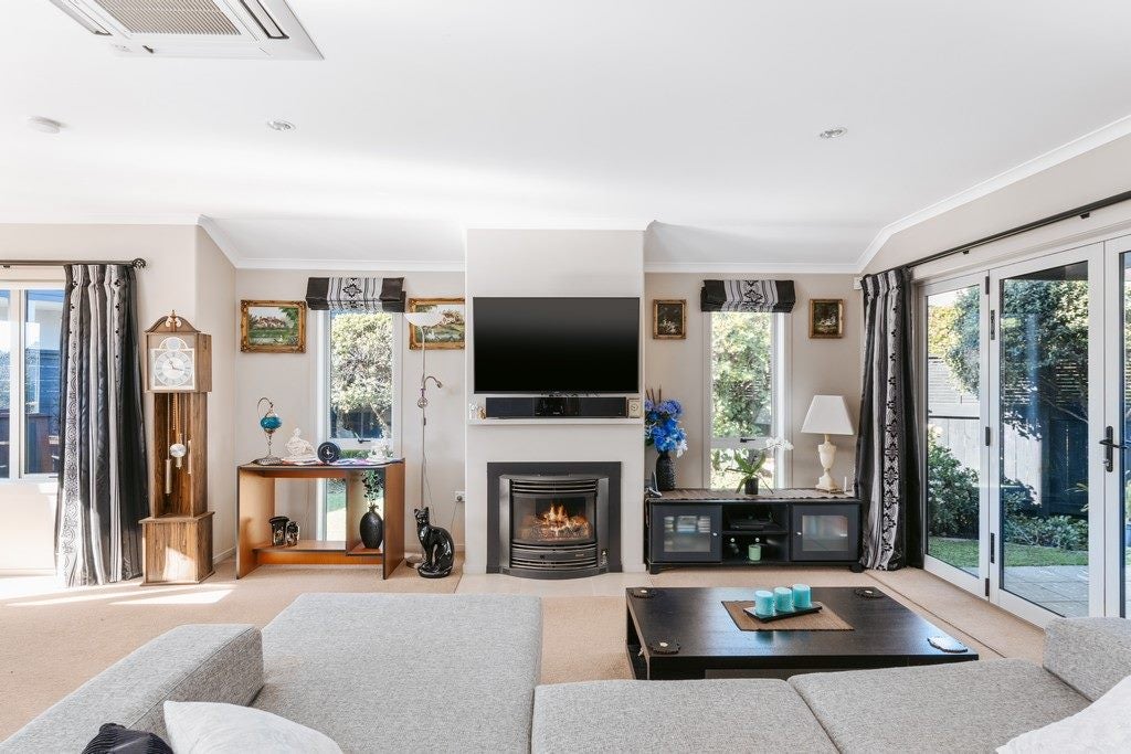 3 Fremont Way, Pyes Pa, Tauranga - Carousel 2