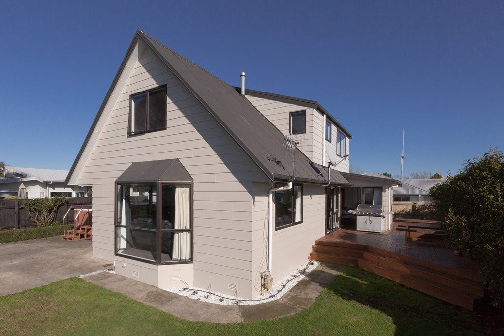 48 Ihle Street, Terrace End, Palmerston North - Carousel 1
