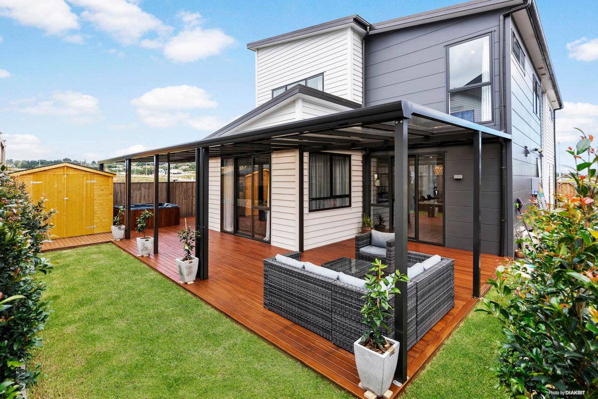 22 Christella Street, Flat Bush, Auckland - Carousel 2