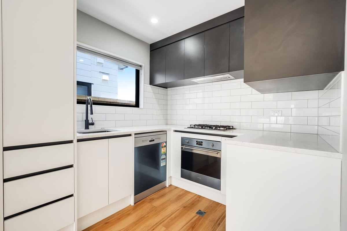 43D Mirrabooka Avenue, Botany Downs, Auckland - Carousel 2