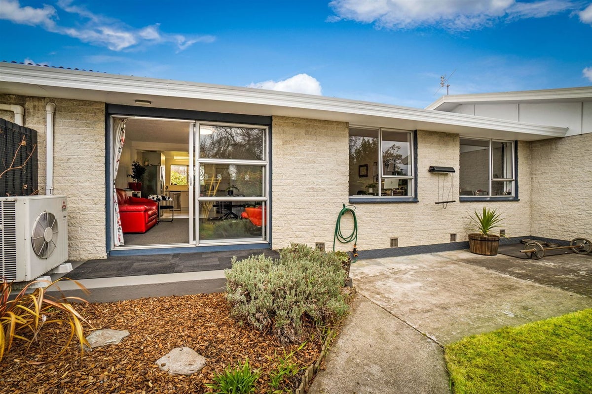 3/3 Meredith Street, Addington, Christchurch - Carousel 1