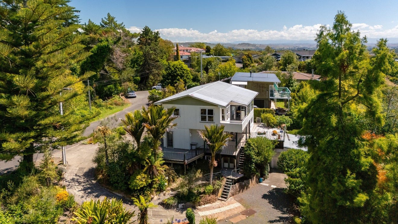 55 Tainui Drive, Havelock North, Havelock North - Carousel 1