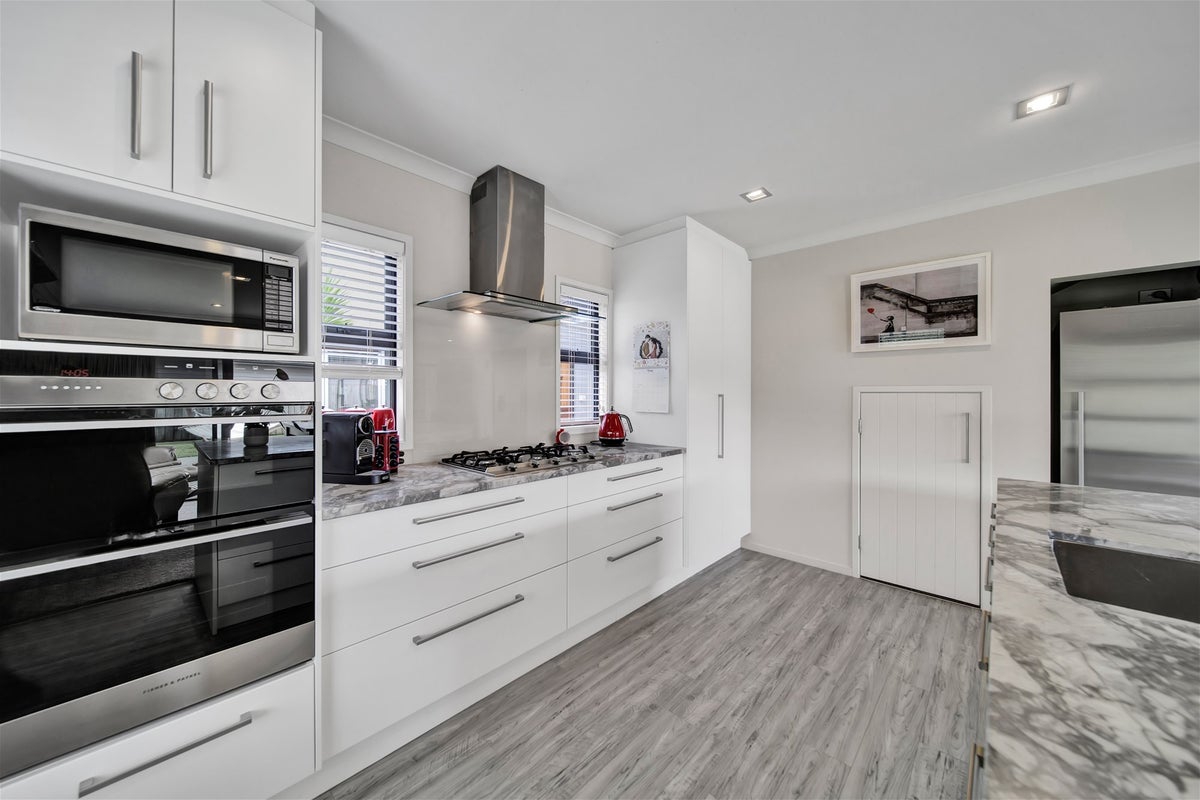 13 Te Arakete Place, Hurworth, New Plymouth - Carousel 2