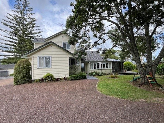 336 Point View Drive, Shamrock Park, Auckland - Carousel 1