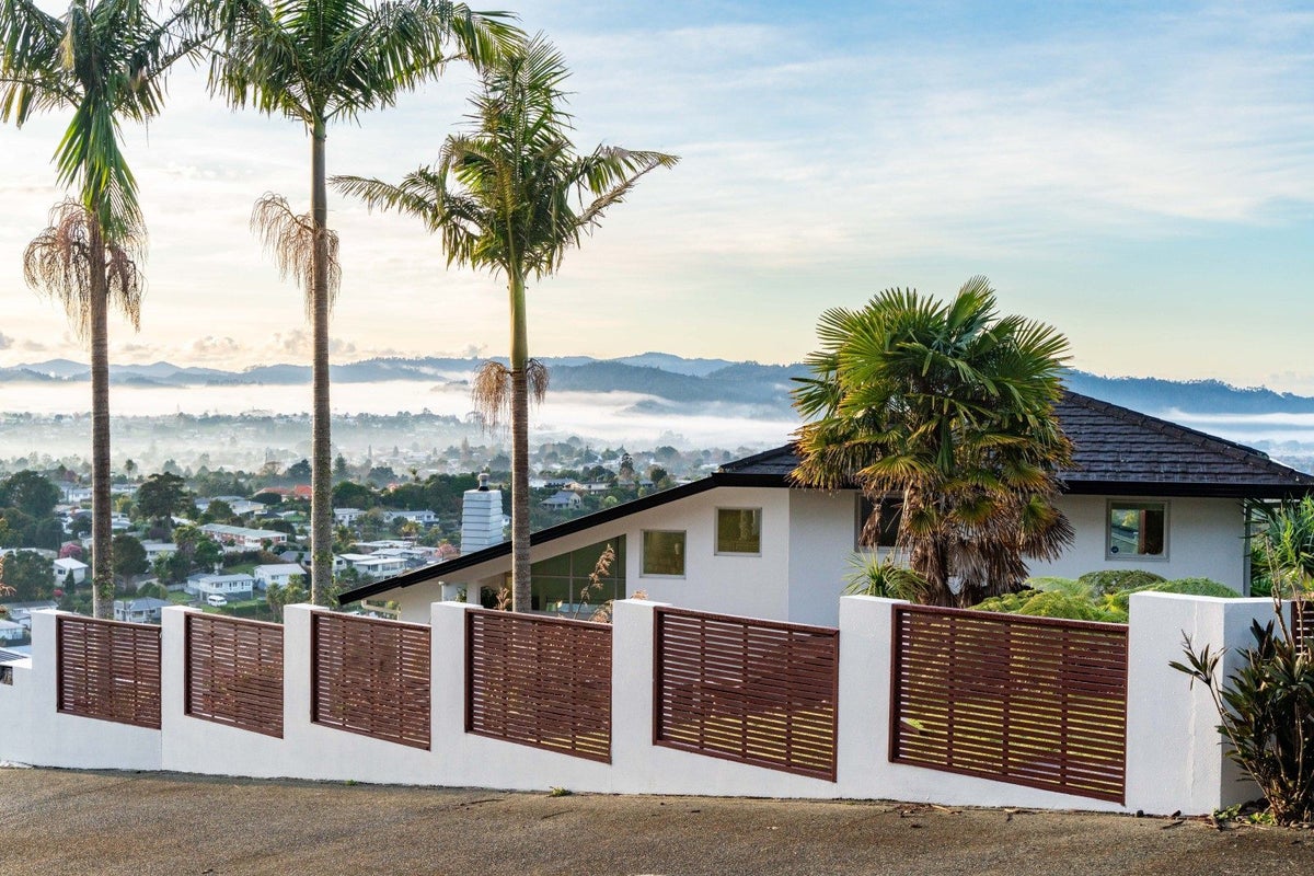 16 Louisa Lane, Kamo, Whangarei, Northland - Carousel 1