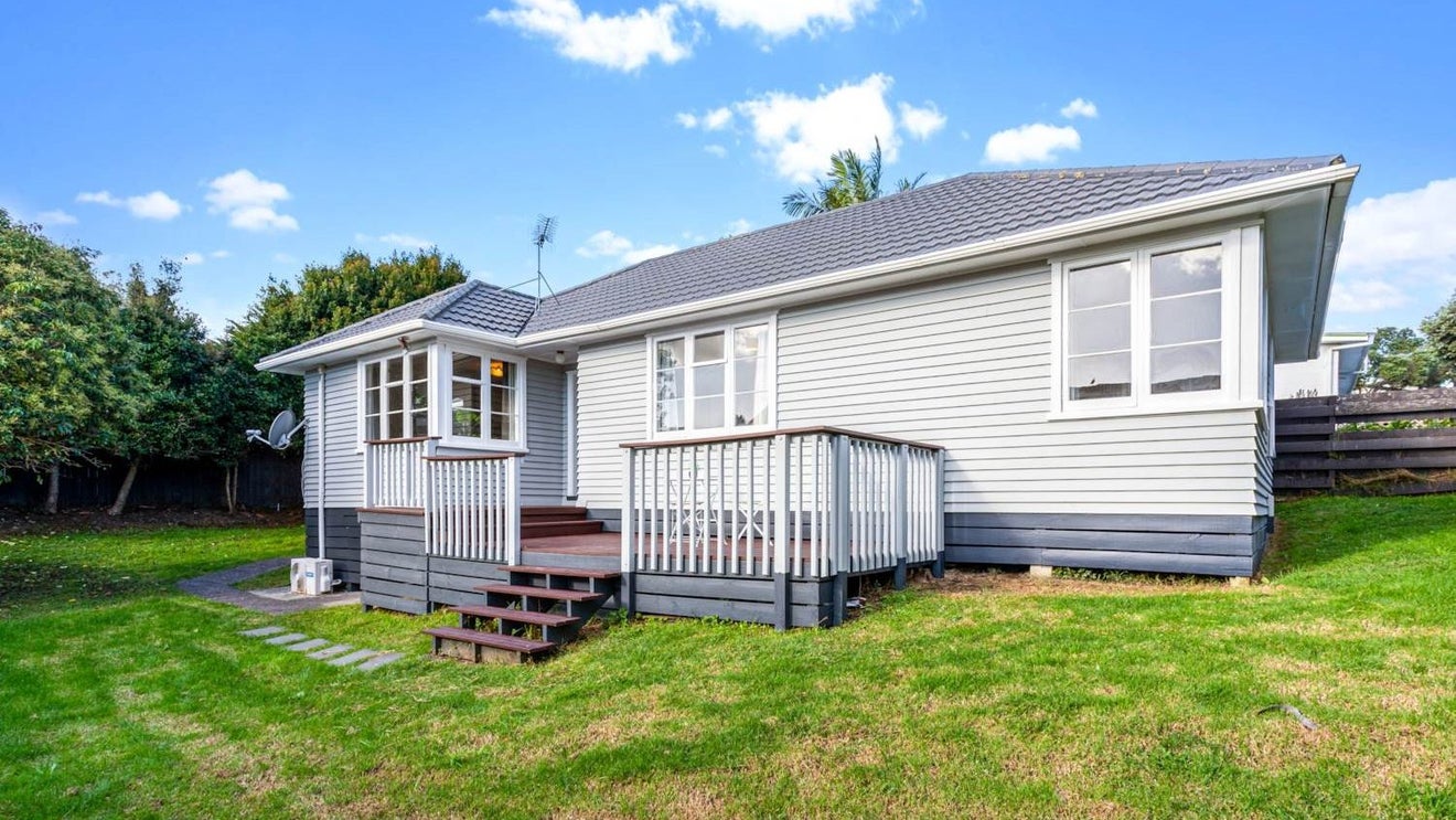 3/132 Edmonton Road, Te Atatu South, Auckland - Carousel 1