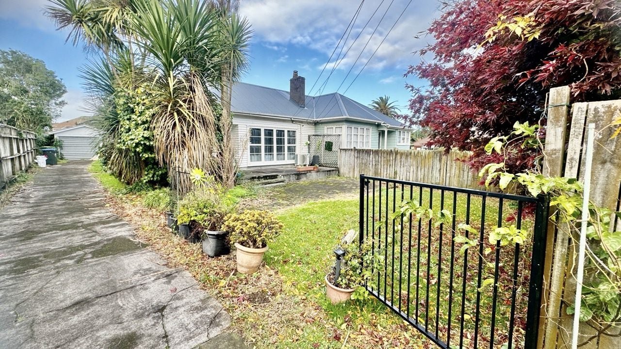 19 Mariri Road, Onehunga, Auckland - Carousel 1