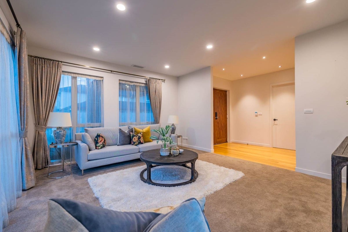 6 Lancia Way, Oteha, Auckland - Carousel 2