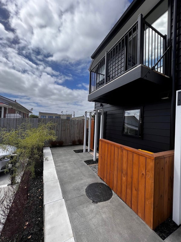 8/6 St Leonards Road, Kelston, Auckland - Carousel 15