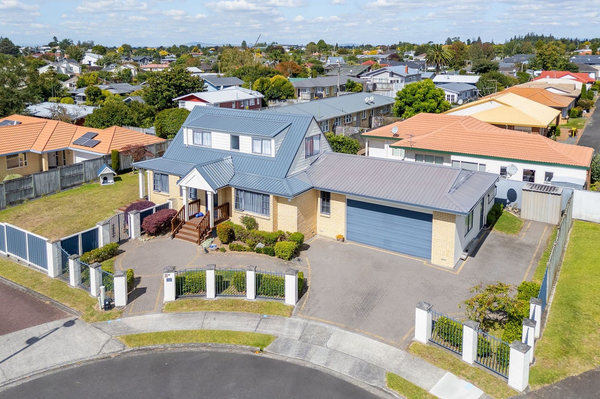 23 Mews Place, Forest Lake, Hamilton - Carousel 1