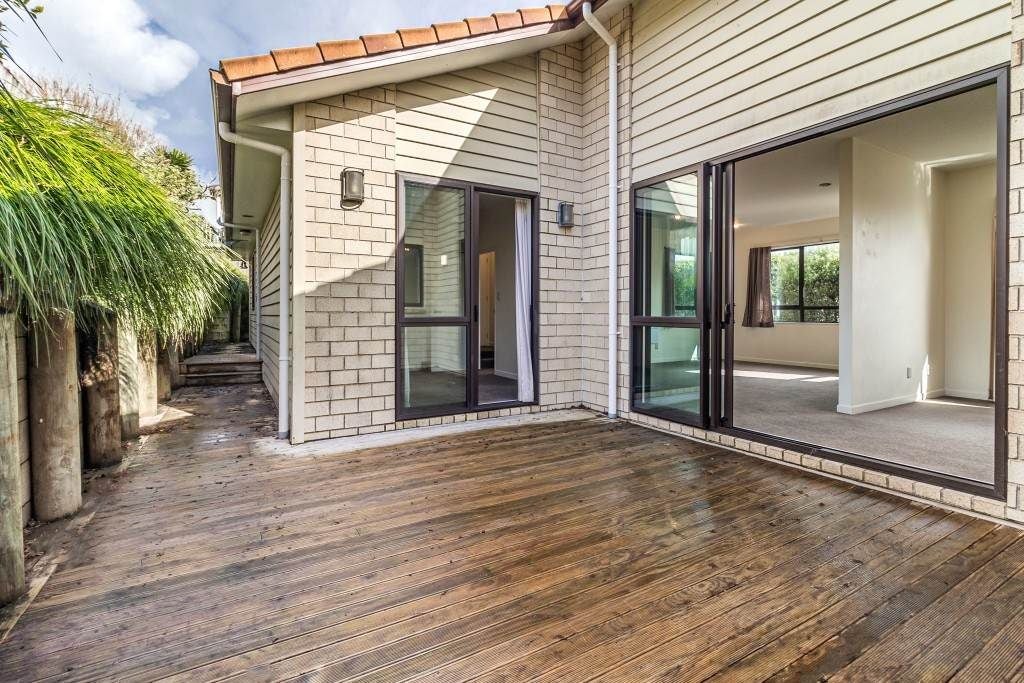 561A East Coast Road, Browns Bay, Auckland - Carousel 2