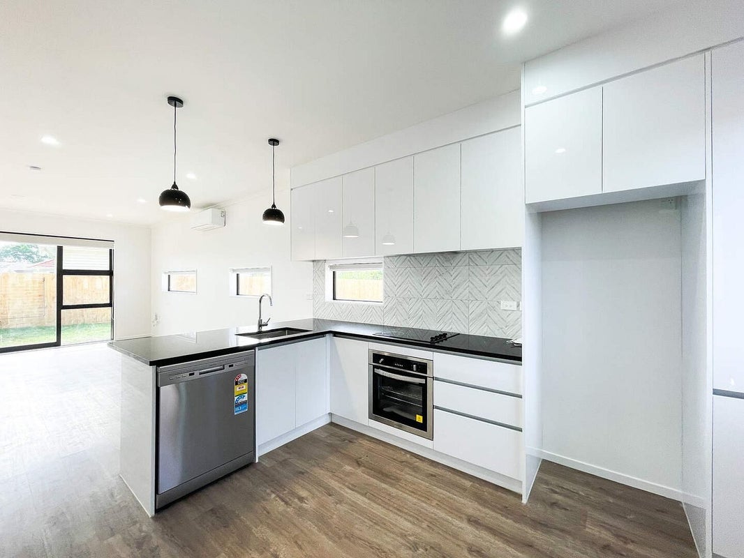 15D Parkinson Avenue, Wesley, Auckland - Carousel 1