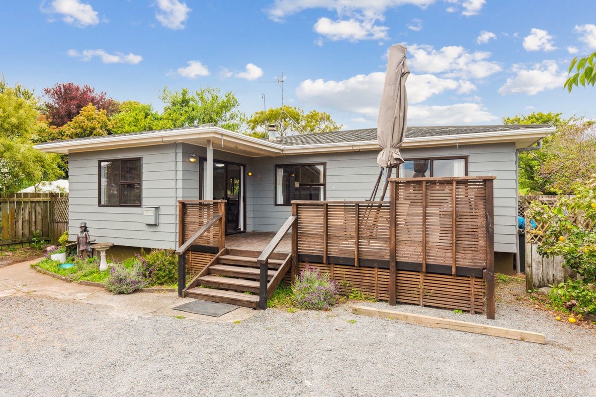 48B KIWI RD, RAUMATI BEACH, PARAPARAUMU - Carousel 2