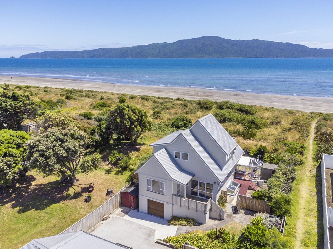 149 Manly Street, Paraparaumu Beach, Paraparaumu - Carousel 1